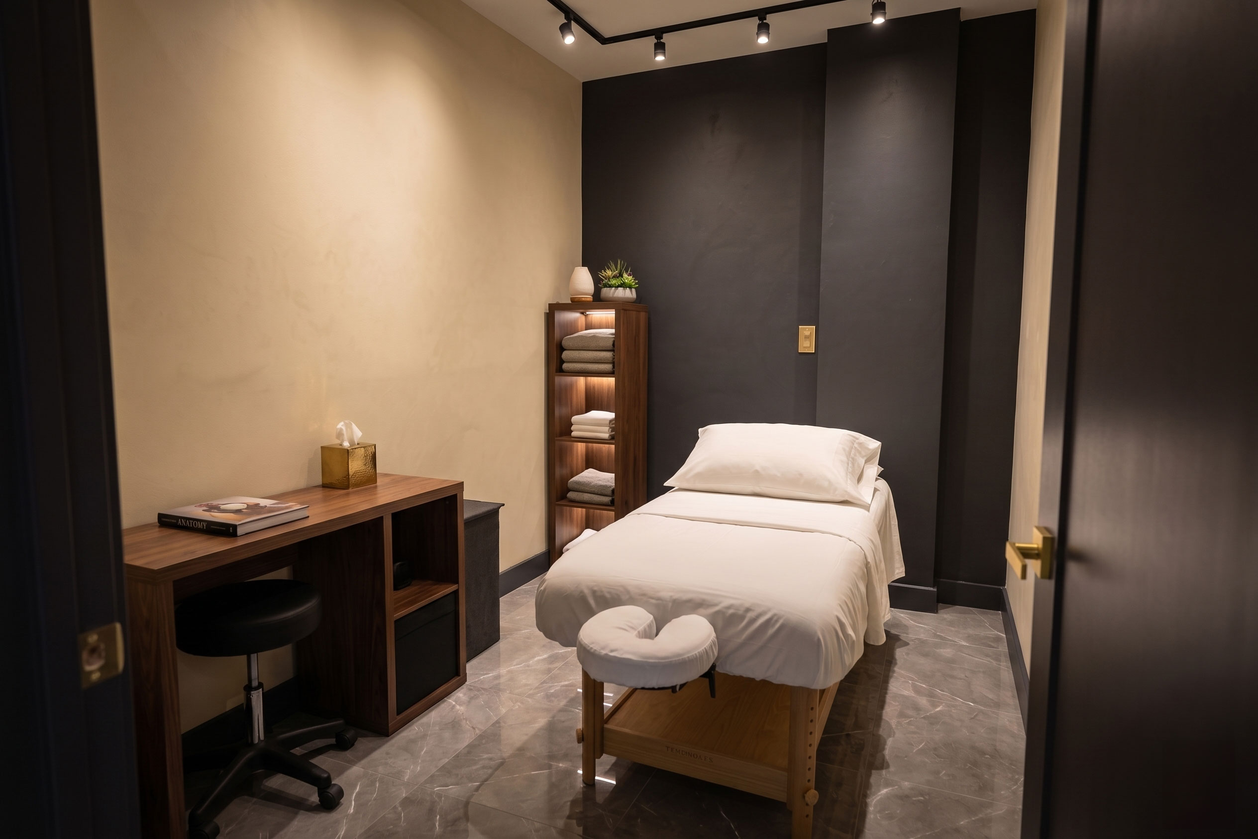 goldcare physiotherapy rehabiliation clinic toronto vaughan home 05